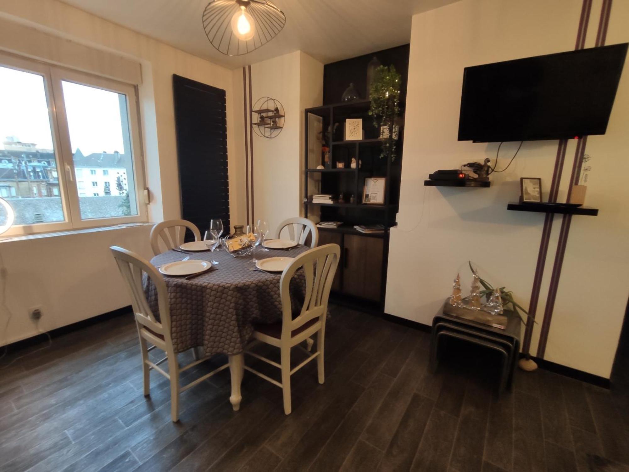 Appartement Cosy Centre-Ville Wifi Parking Шарлевиль-Мезьер Экстерьер фото